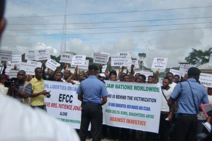 Patience-Jonathan-protesters.jpg