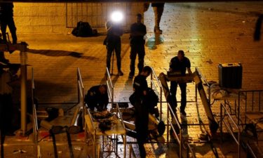 Israel removes metal detectors from holy site in Jerusalem