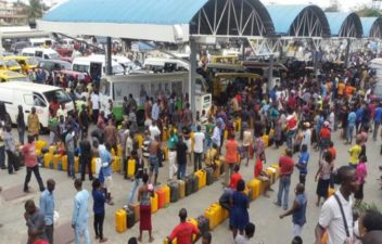 Fuel Crisis: Teenager burnt to death in Ilorin, as UNILORIN off-campus students stranded