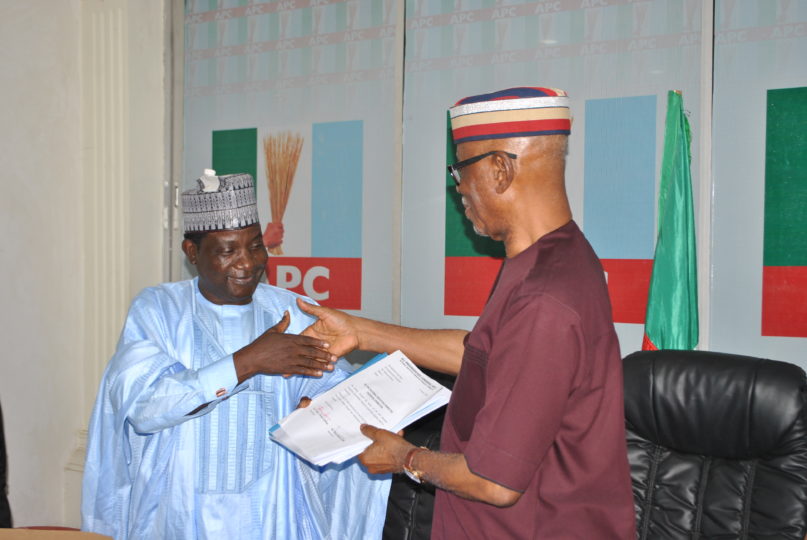 APC-committee-submits-report.jpg