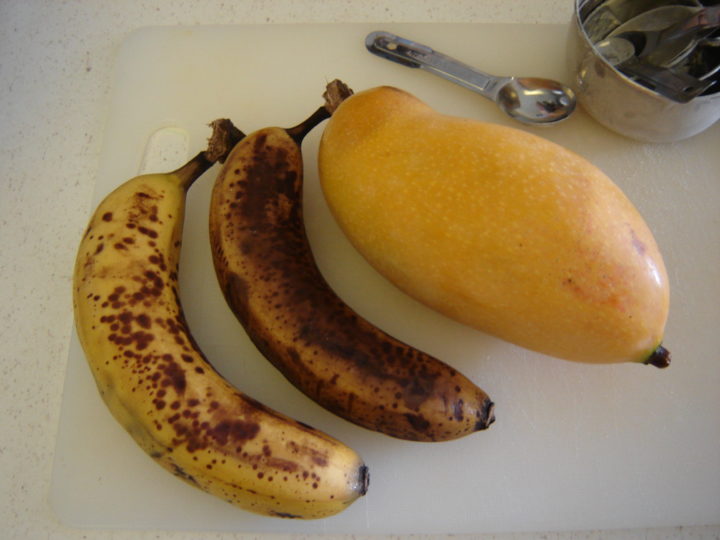 bananas-and-mango.jpg