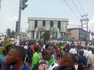 APC, AAC supporters in Rivers protest against suspension Electoral process by INEC
