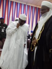 Tambuwal visits Sultan, invites opposition to cooperate, work with his government