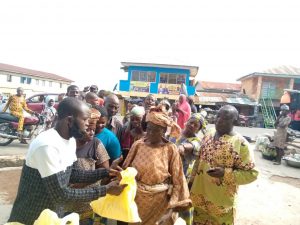 COVID-19: Hakeem Alao distributes sanitisers, foodstuff worth over N1m in Oyo