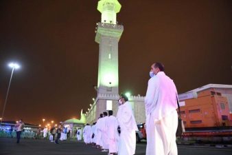 Hajj pilgrims arrive in Muzdalifah after spending the day in Arafat