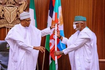 APC governorship candidate will win in Ondo State fairly, Buhari declares as President presents Akeredolu party’s flag in Villa
