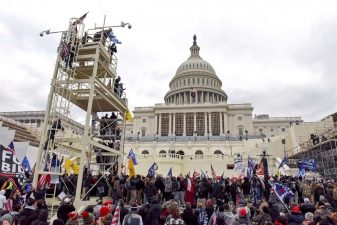 4 dead, as US police shoots at protesting woman in Capitol demonstration