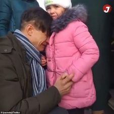 Heartbreaking footage of father saying goodbye to evacuating daughter, after Ukrainian President banned adult citizens from leaving war-torn country