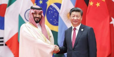 Saudi Arabia considers collecting Chinese yuan instead of dollars in oil deals