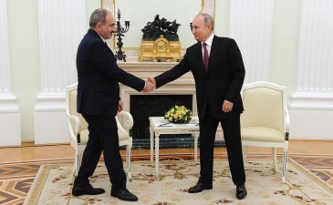 Putin, Pashinyan begin talks in Novo-Ogaryovo