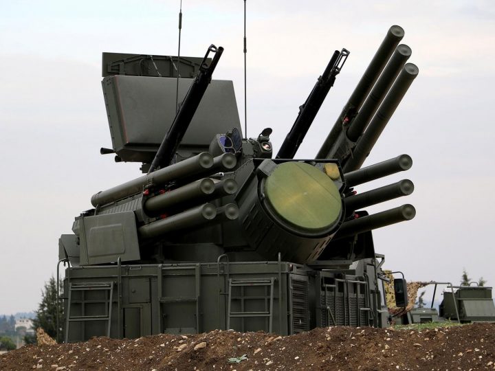 Pantsir-S1-anti-aircraft-defence-system-at-the-Russian-Hmeimim-military.jpg