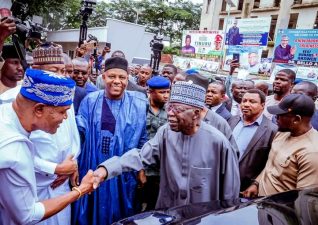 Tinubu meets with APC’s NWC in Abuja, denies rift with National Chairman