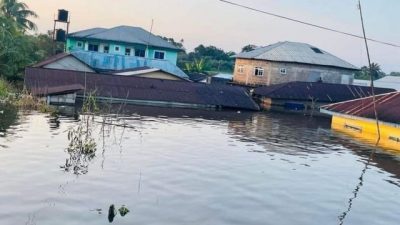 Flood rages in Bayelsa, 300 communities submerged, 700,000 persons displaced