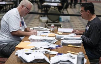 US midterm vote count delayed, Republican hopes yet to materialize