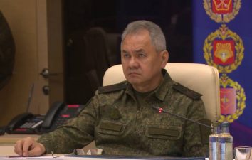 Russian defense chief orders troop withdrawal behind Dnieper
