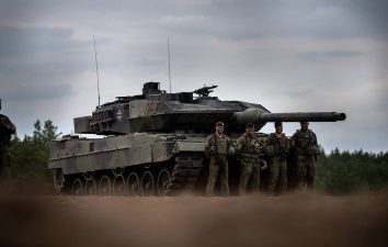 PRESS REVIEW: More tanks for Ukraine and Moscow rebuilding presence in Africa