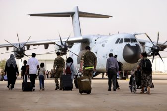 US conducts first evacuation of its citizens from Sudan war