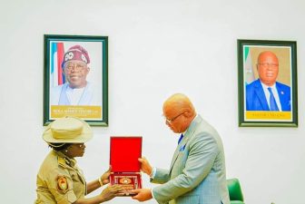 AKWA IBOM REPORT: Gov Umo Eno receives Nigerian Immigration Service’s top officials in audience