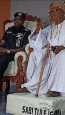 Oke Ogun king, Sabiganna, receives Oyo CP, commends police over peace in domain